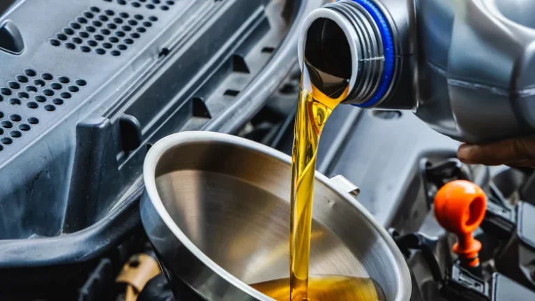 semi-synthetic-vs-synthetic-motor-oil-1